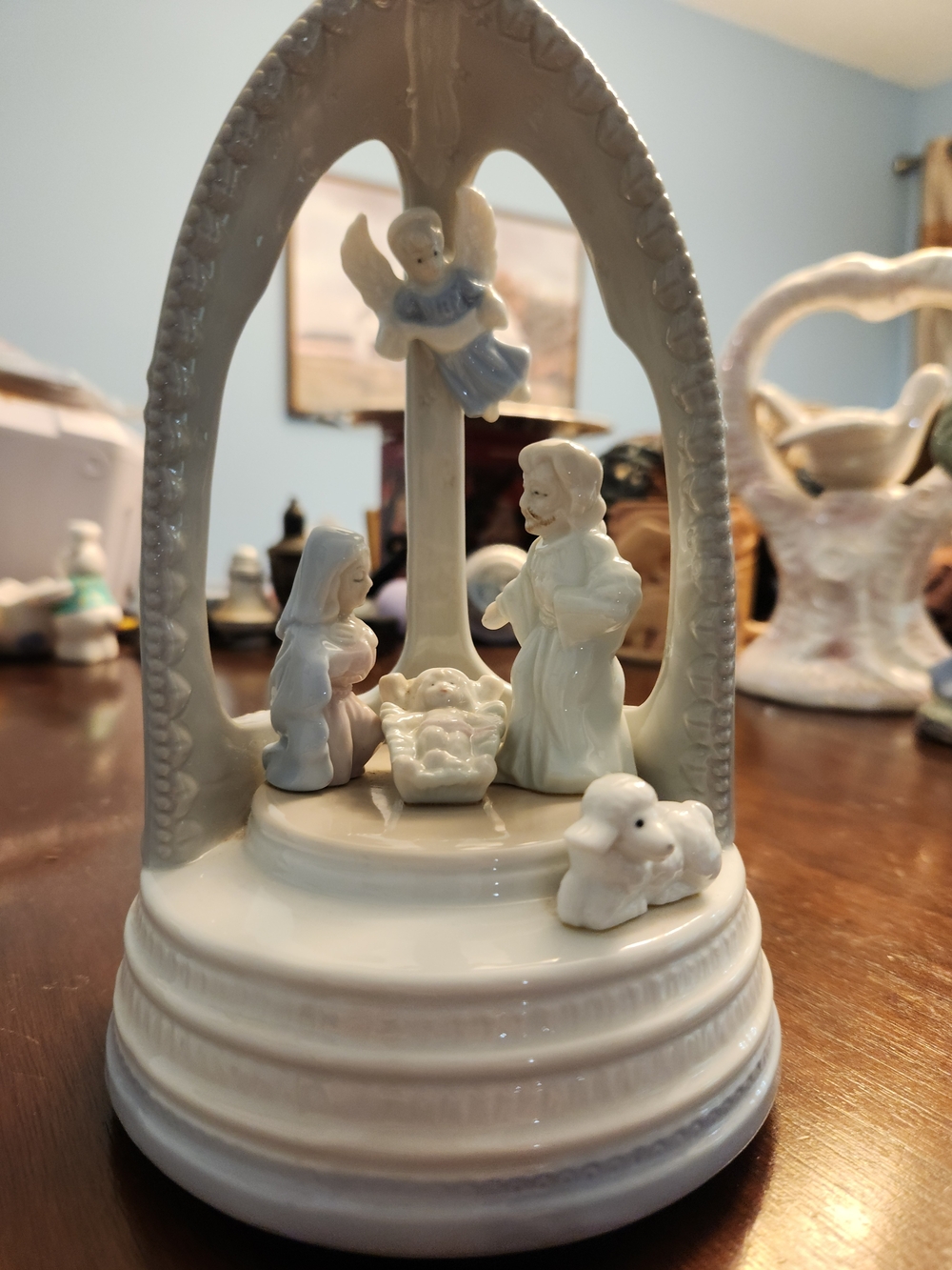 Otagiri White Porcelain Nativity Scene Figuine Musical Rotating